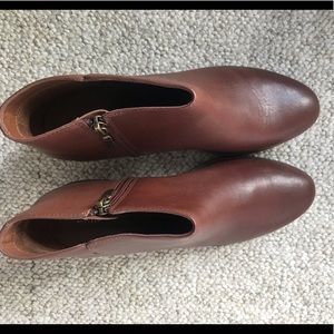 Brand new in box Clark’s Booties